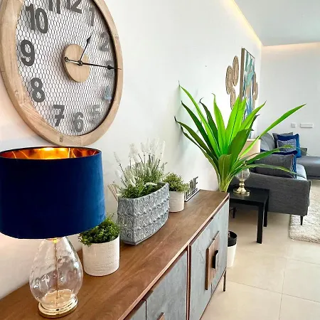 Apartament Luxury 3 Bedroom 300m From The *
