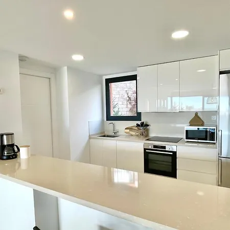 شقة Luxury 3 Bedroom 300m From The *