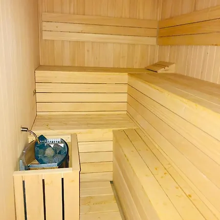 Luxury 3 Bedroom 300m From The فوينخيرولا