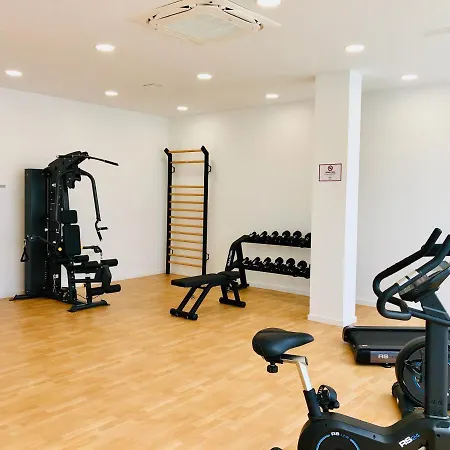 Luxury 3 Bedroom 300m From The فوينخيرولا